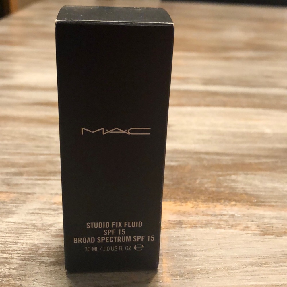 Mac Cosmetics Studio Fix Fluid